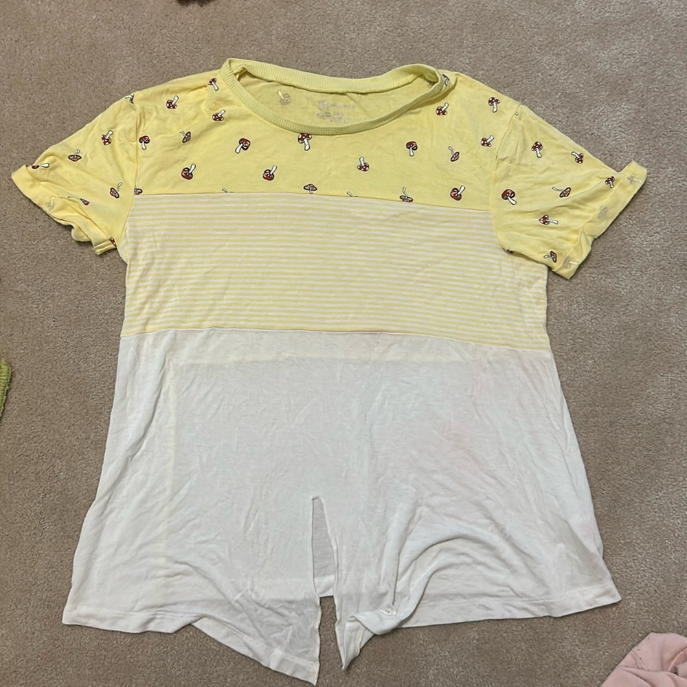 Small 3-5 -No Boundries- White tie- able tee